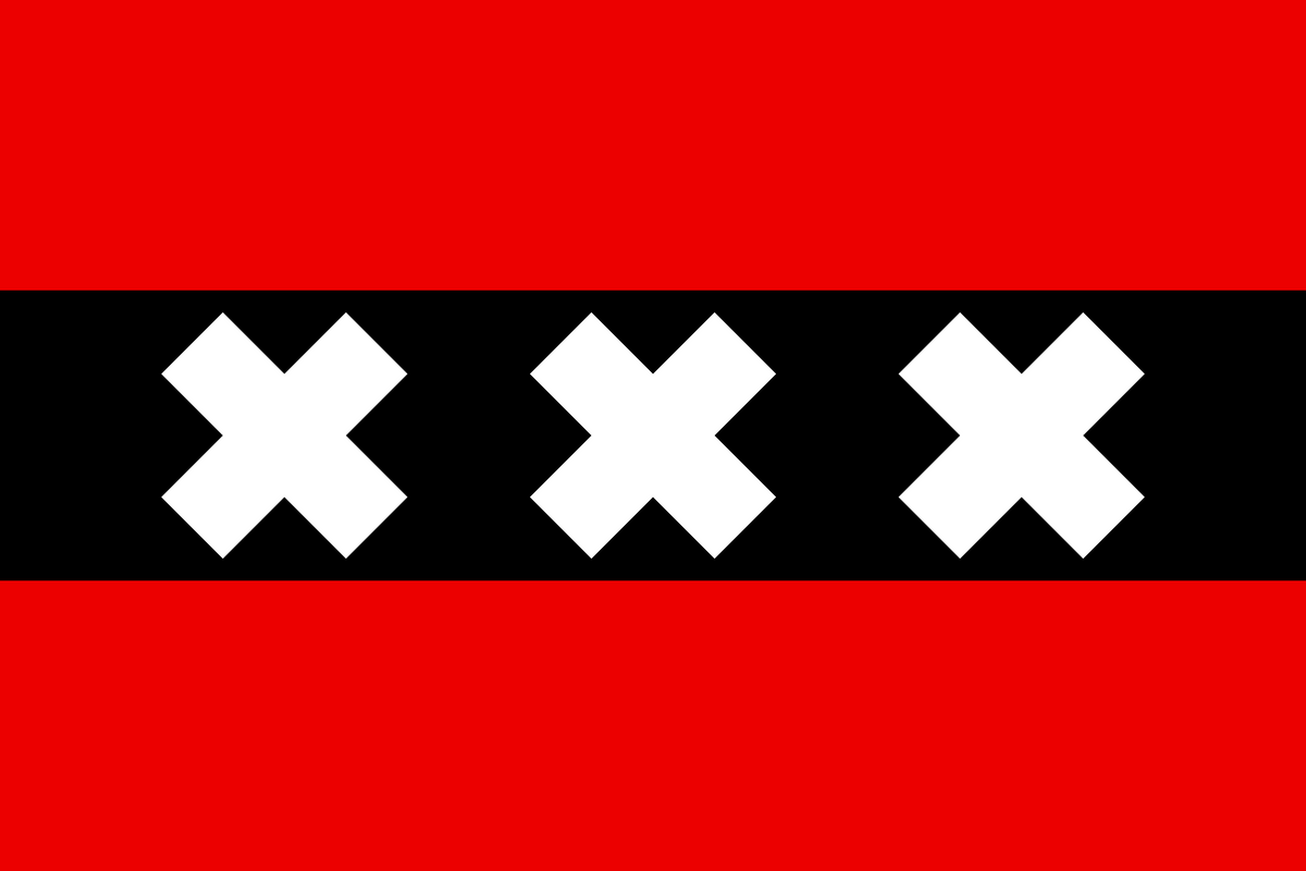 Drapeaux de façade pour les communes et les administrations – une image professionnelle à chaque événement