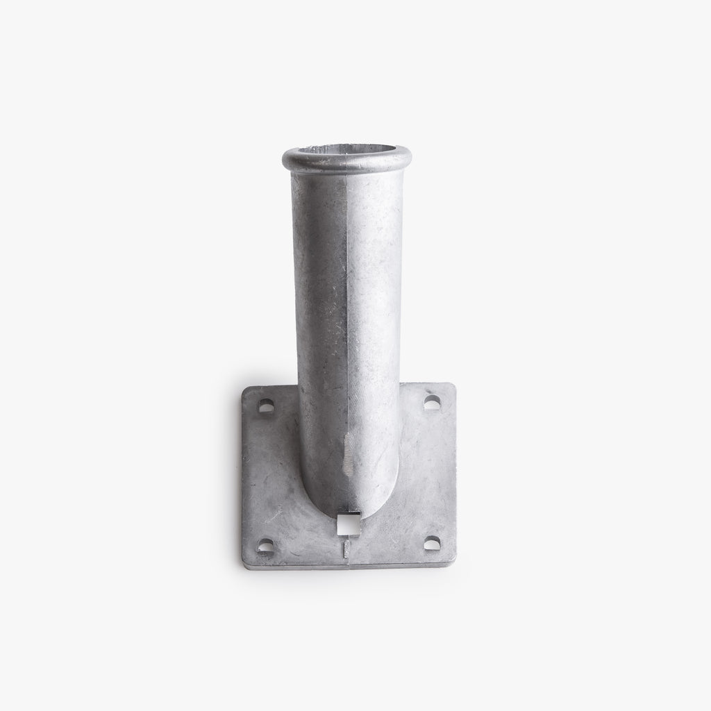 Support de hampe de façade en aluminium avec platine murale carrée, vu de face