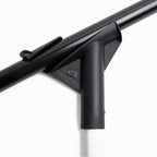 Handystick, hampe de façade démontable : la pièce noire qui relie le bras transversal à la hampe